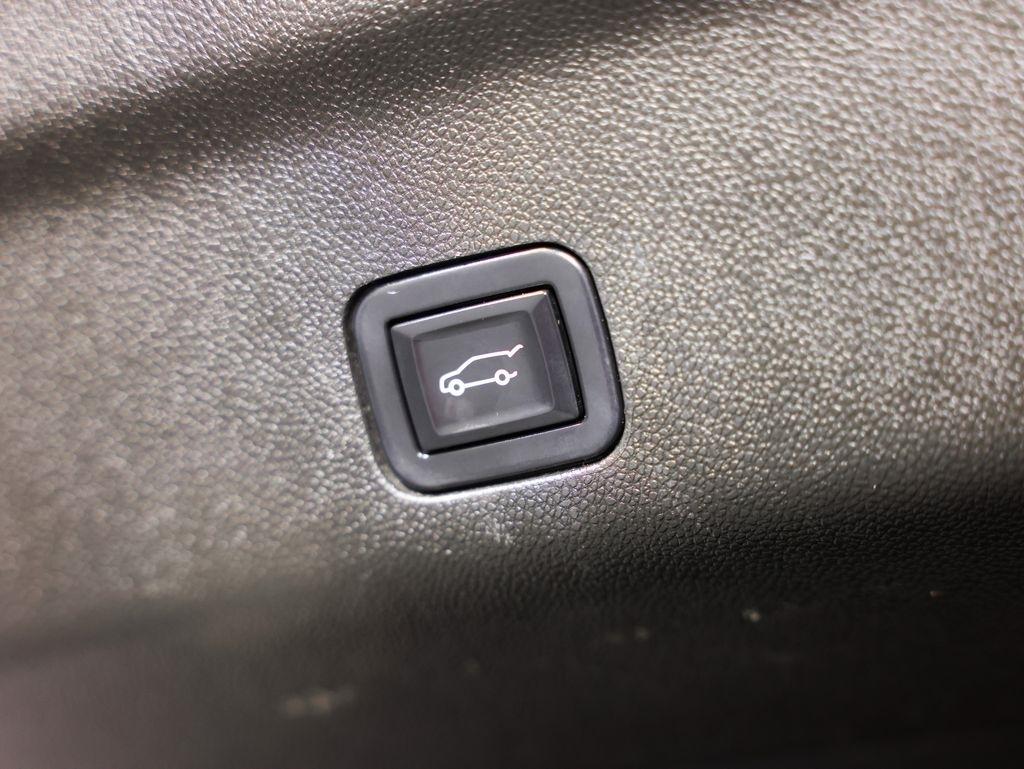 GMC Yukon 4WD 4dr Denali 2022