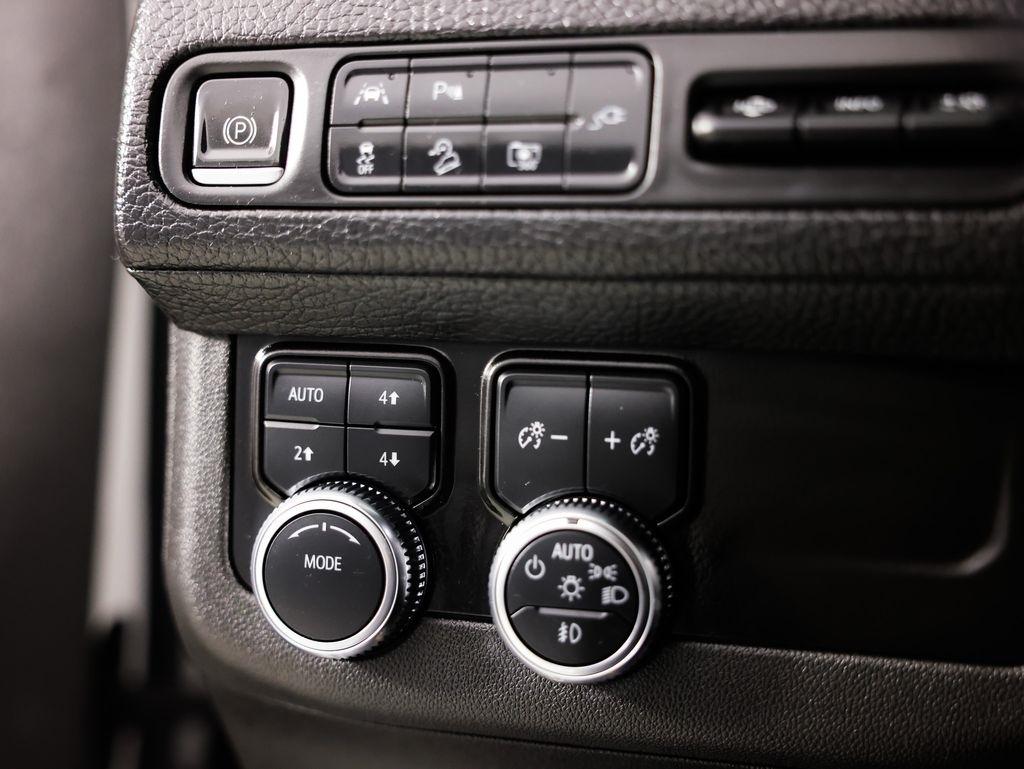 GMC Yukon 4WD 4dr Denali 2022