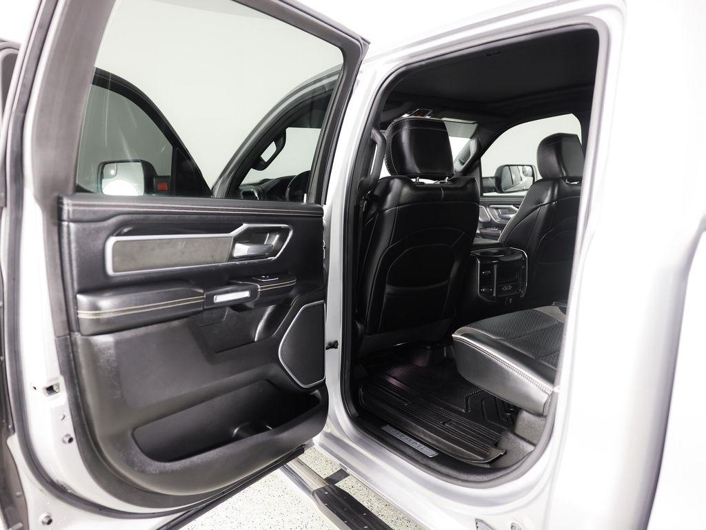 RAM 1500 Laramie 4x4 Crew Cab 6'4" Box 2022