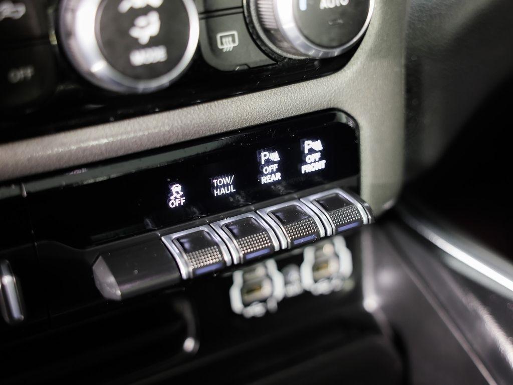 RAM 1500 Laramie 4x4 Crew Cab 6'4" Box 2022