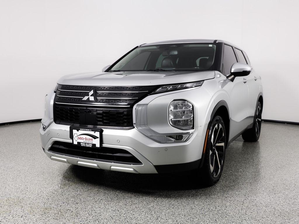 Mitsubishi Outlander SE Launch Edition FWD 2022