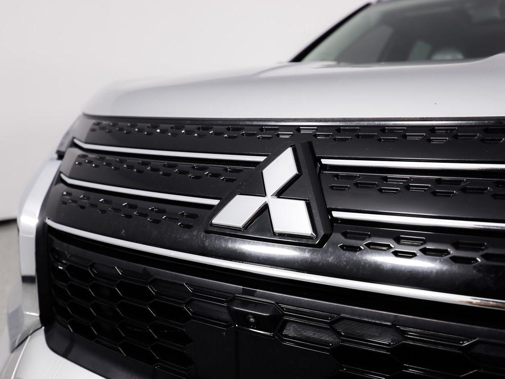 Mitsubishi Outlander SE Launch Edition FWD 2022