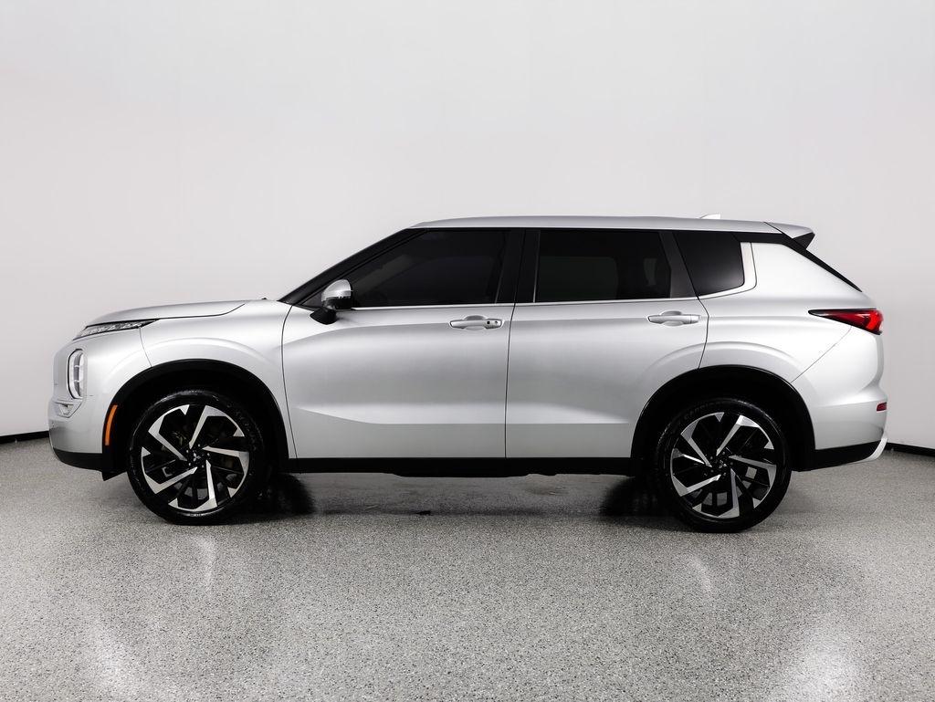 Mitsubishi Outlander SE Launch Edition FWD 2022