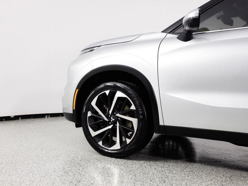 Mitsubishi Outlander SE Launch Edition FWD 2022