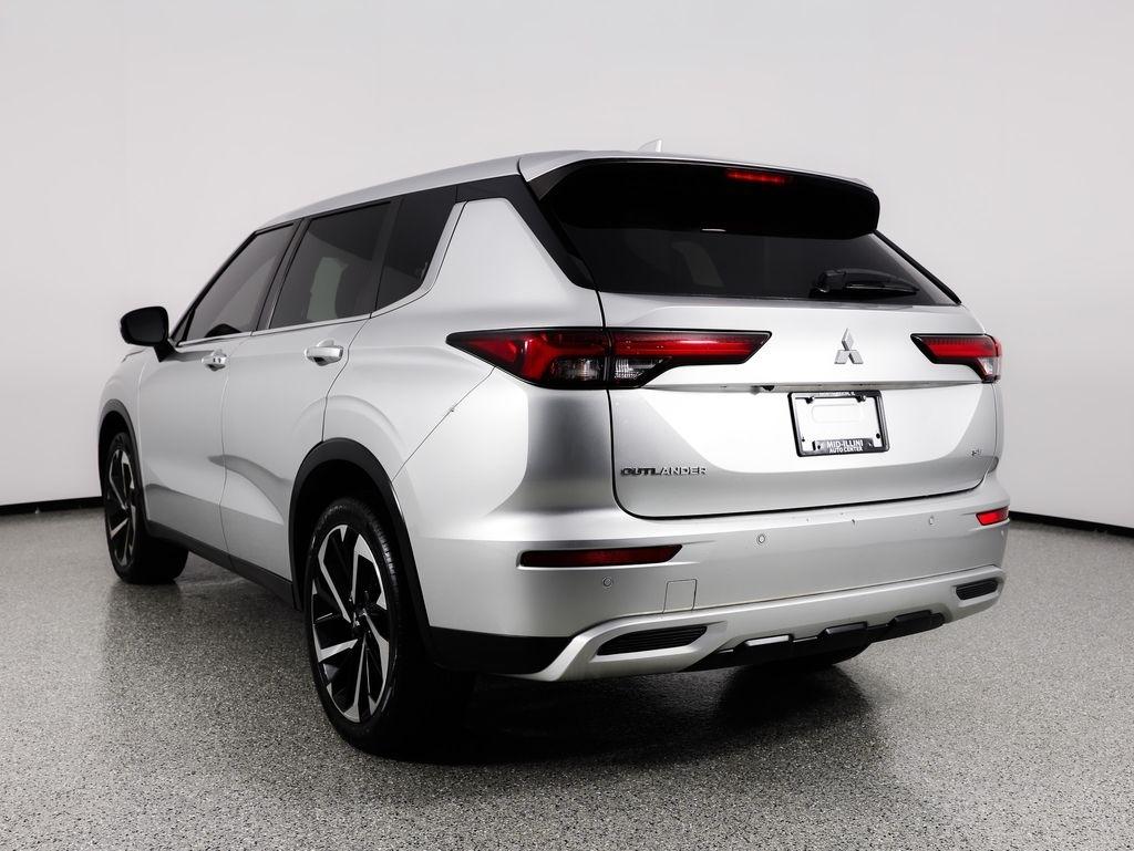 Mitsubishi Outlander SE Launch Edition FWD 2022