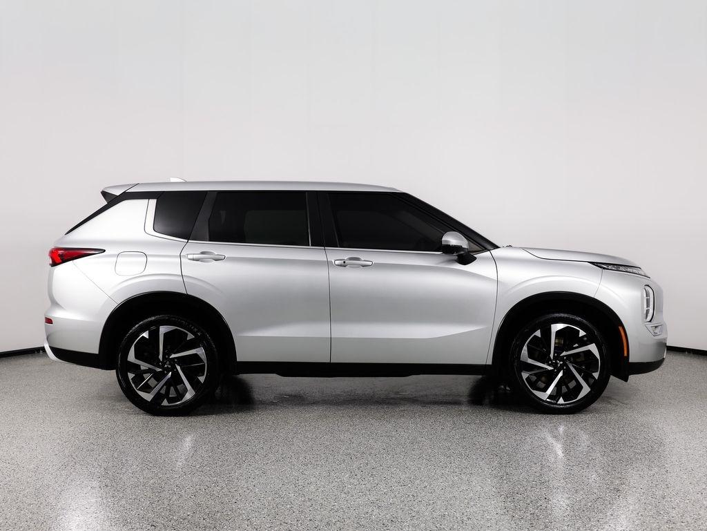 Mitsubishi Outlander SE Launch Edition FWD 2022
