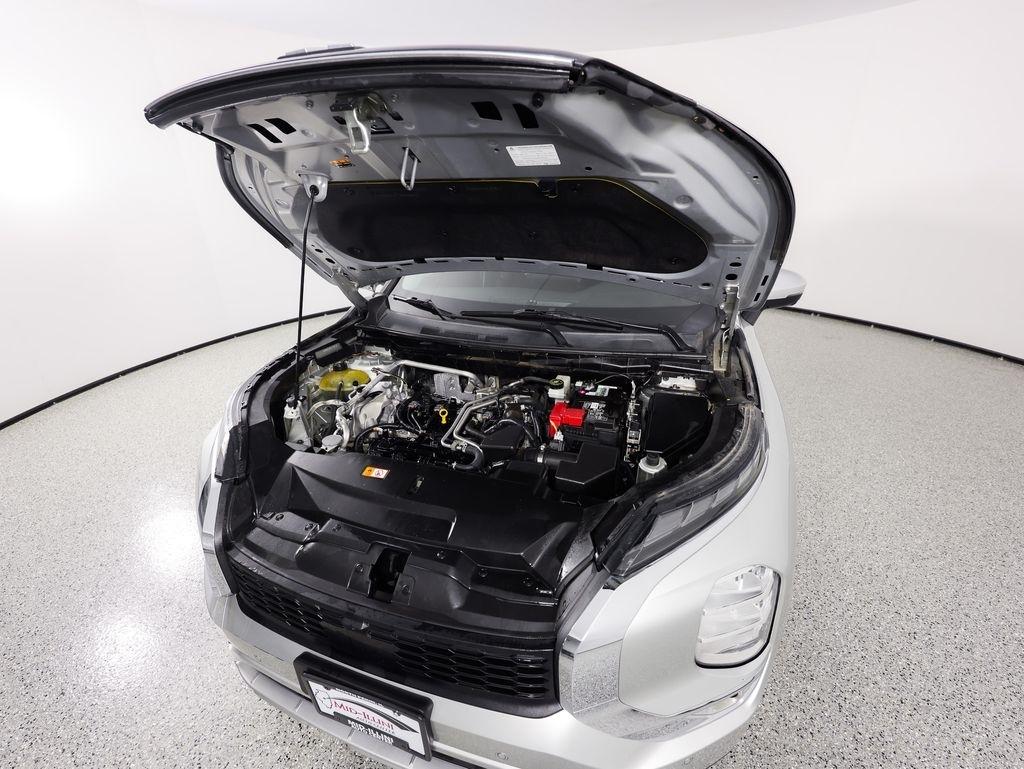 Mitsubishi Outlander SE Launch Edition FWD 2022