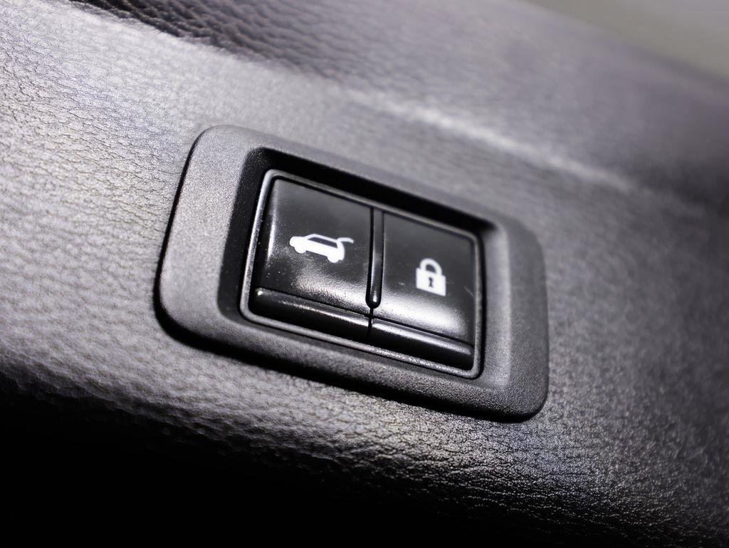 Mitsubishi Outlander SE Launch Edition FWD 2022