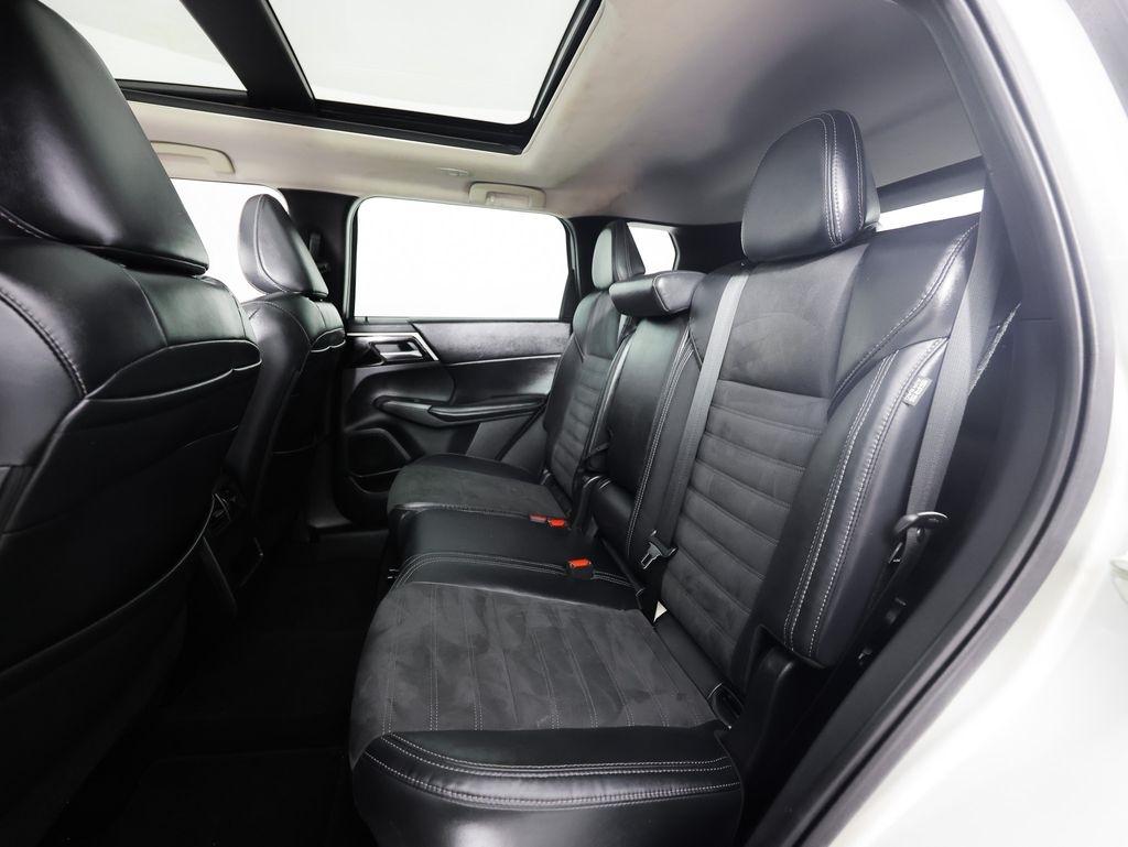 Mitsubishi Outlander SE Launch Edition FWD 2022