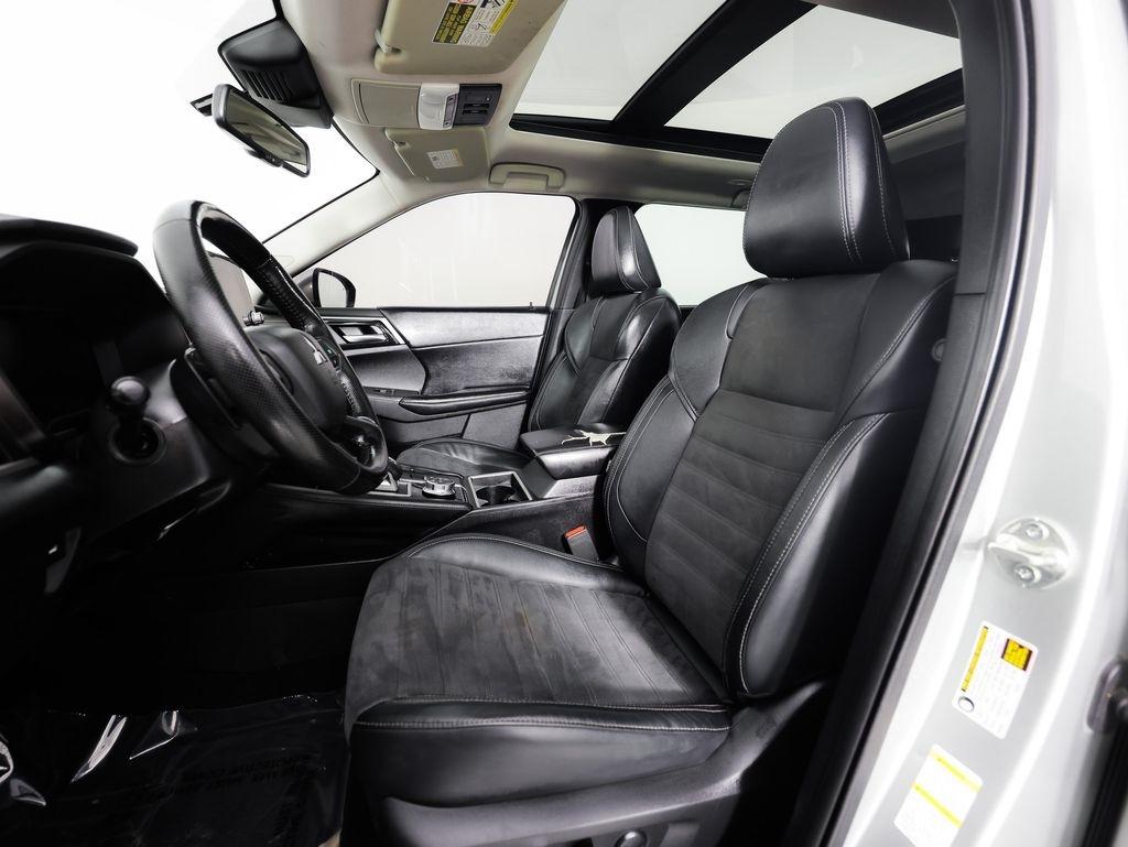 Mitsubishi Outlander SE Launch Edition FWD 2022