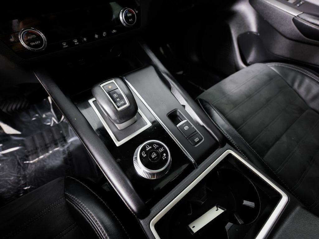 Mitsubishi Outlander SE Launch Edition FWD 2022