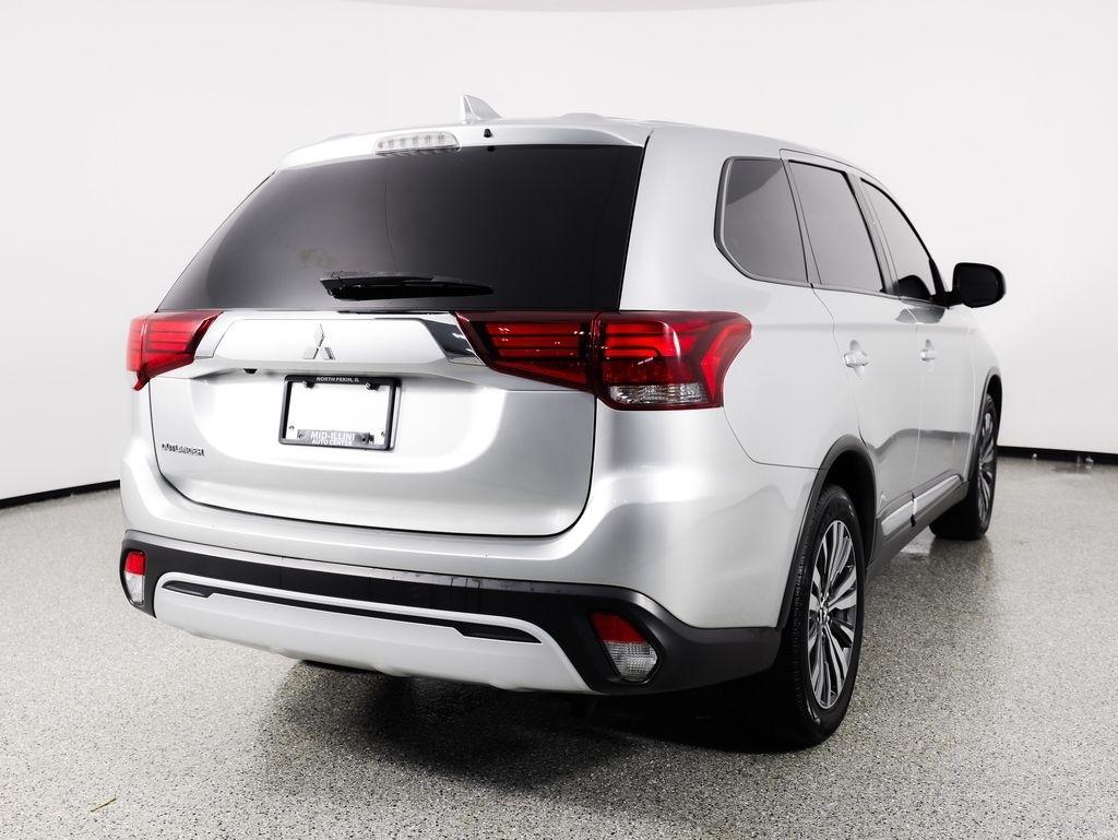 Mitsubishi Outlander ES FWD 2020