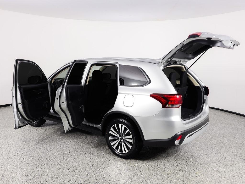 Mitsubishi Outlander ES FWD 2020