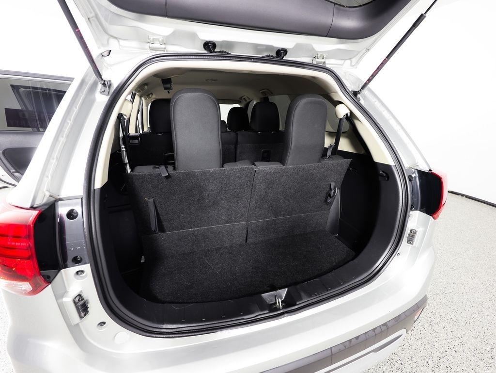 Mitsubishi Outlander ES FWD 2020