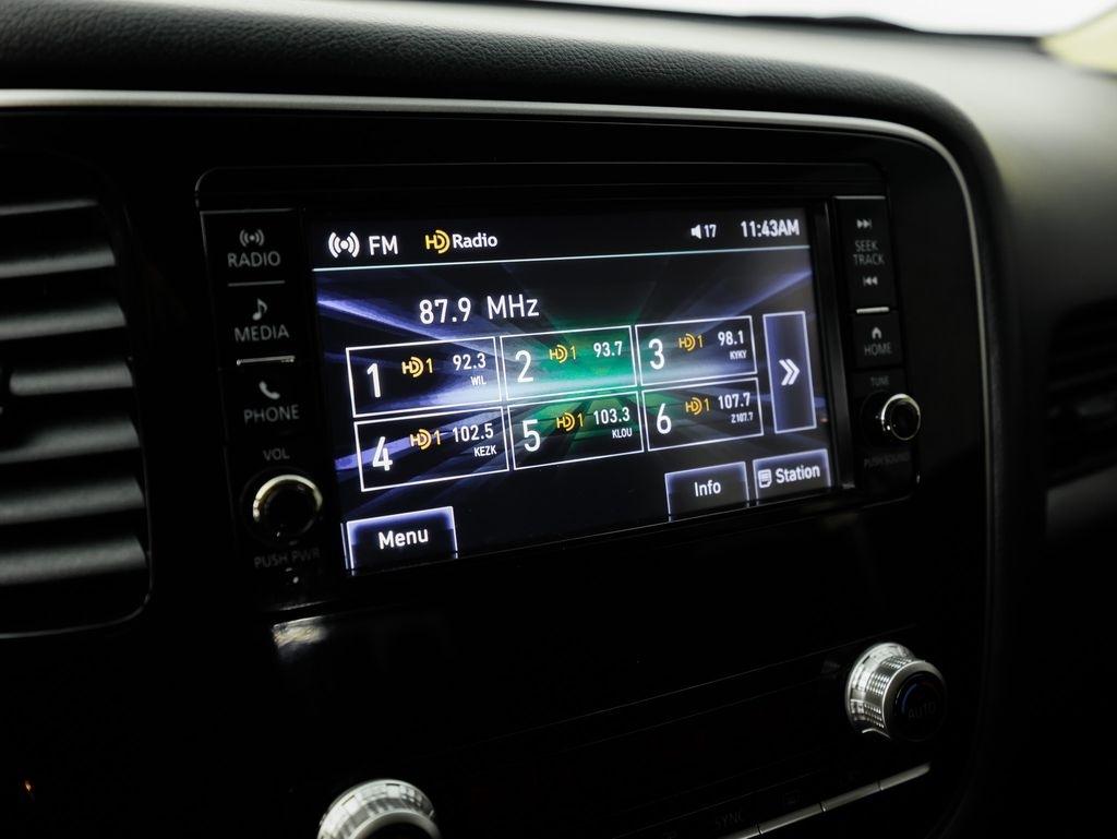 Mitsubishi Outlander ES FWD 2020