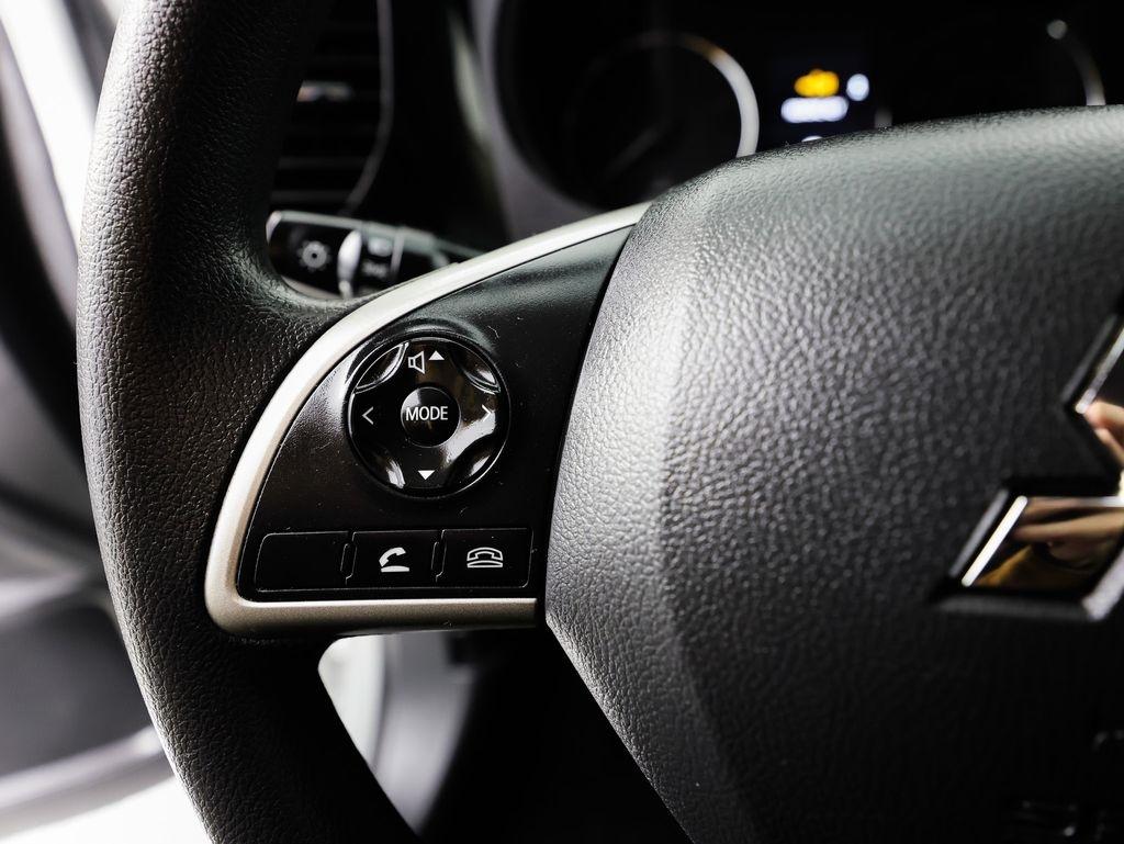 Mitsubishi Outlander ES FWD 2020