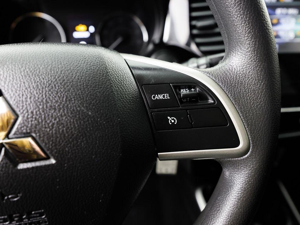 Mitsubishi Outlander ES FWD 2020