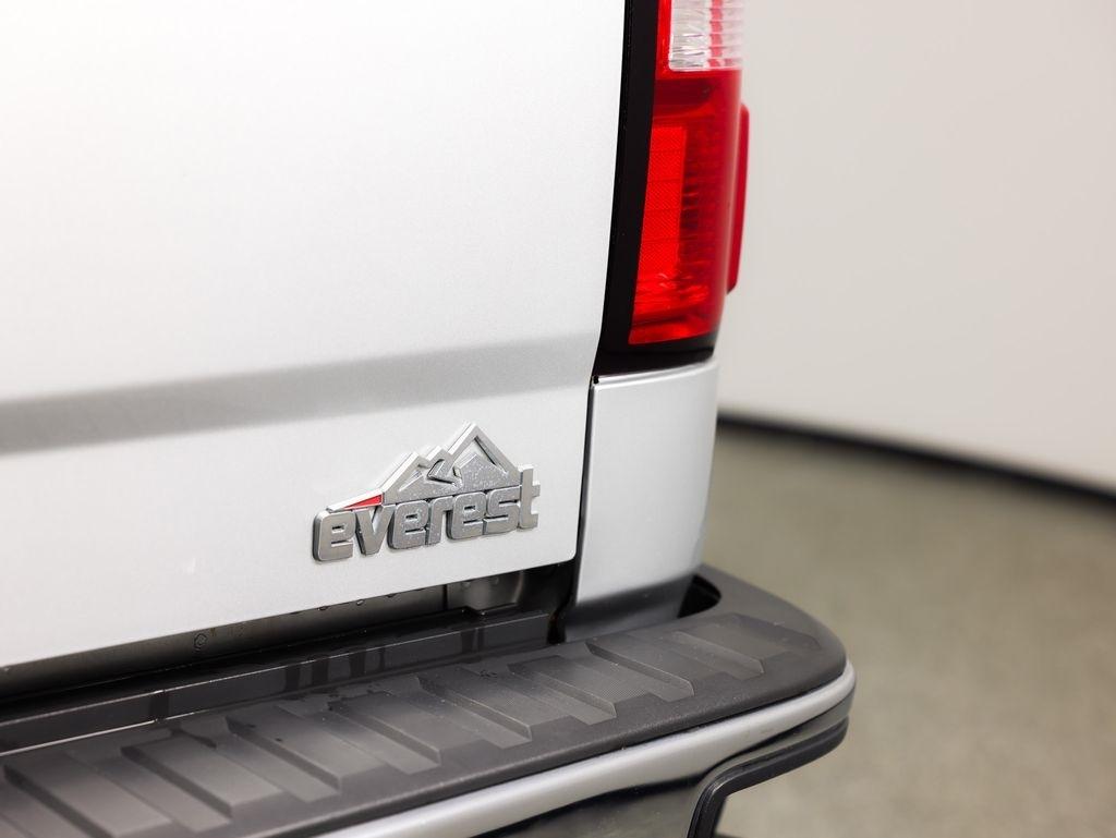 GMC Sierra 1500 4WD Crew Cab 143.5" SLE 2015