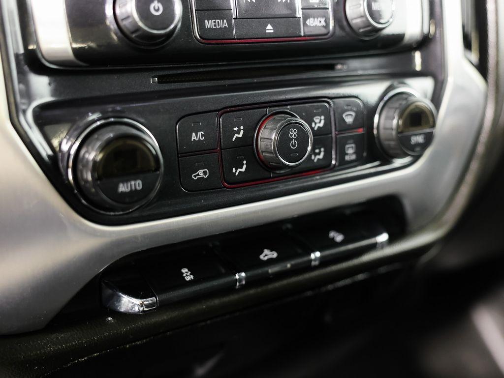 GMC Sierra 1500 4WD Crew Cab 143.5" SLE 2015