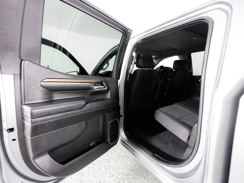 Chevrolet Silverado 1500 4WD Crew Cab 147" LT w/2FL 2023