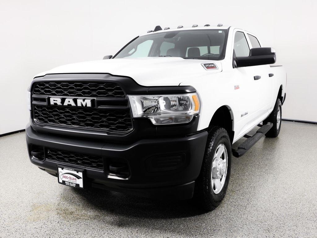 RAM 2500 Tradesman 4x4 Crew Cab 6'4" Box 2022