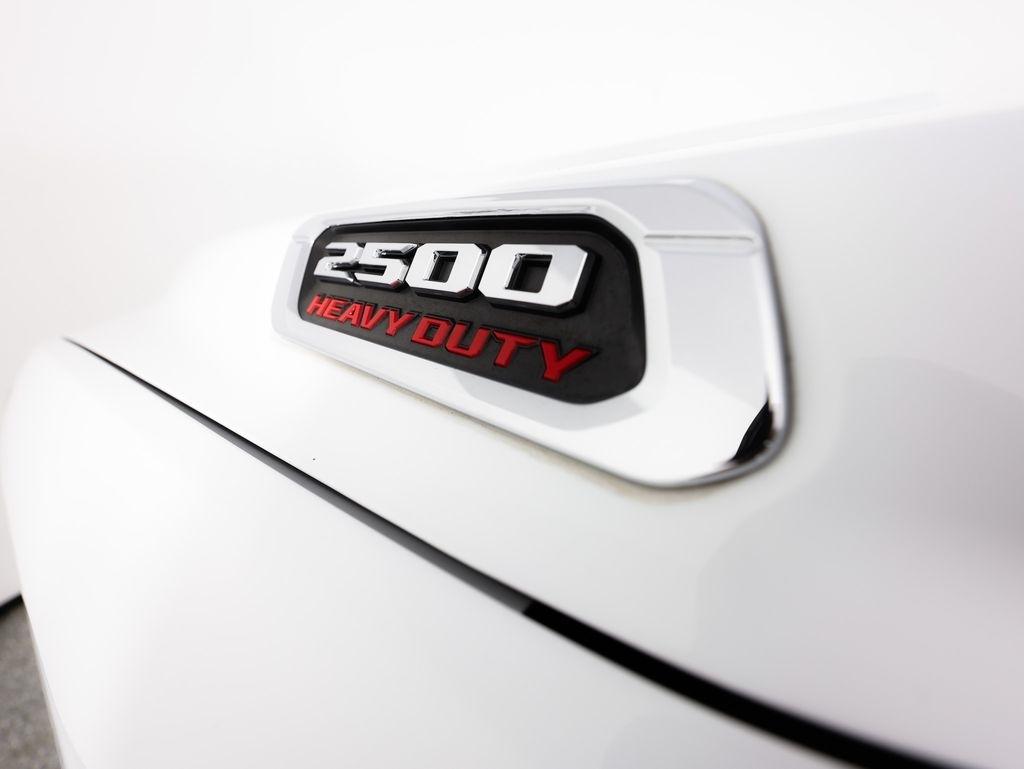 RAM 2500 Tradesman 4x4 Crew Cab 6'4" Box 2022