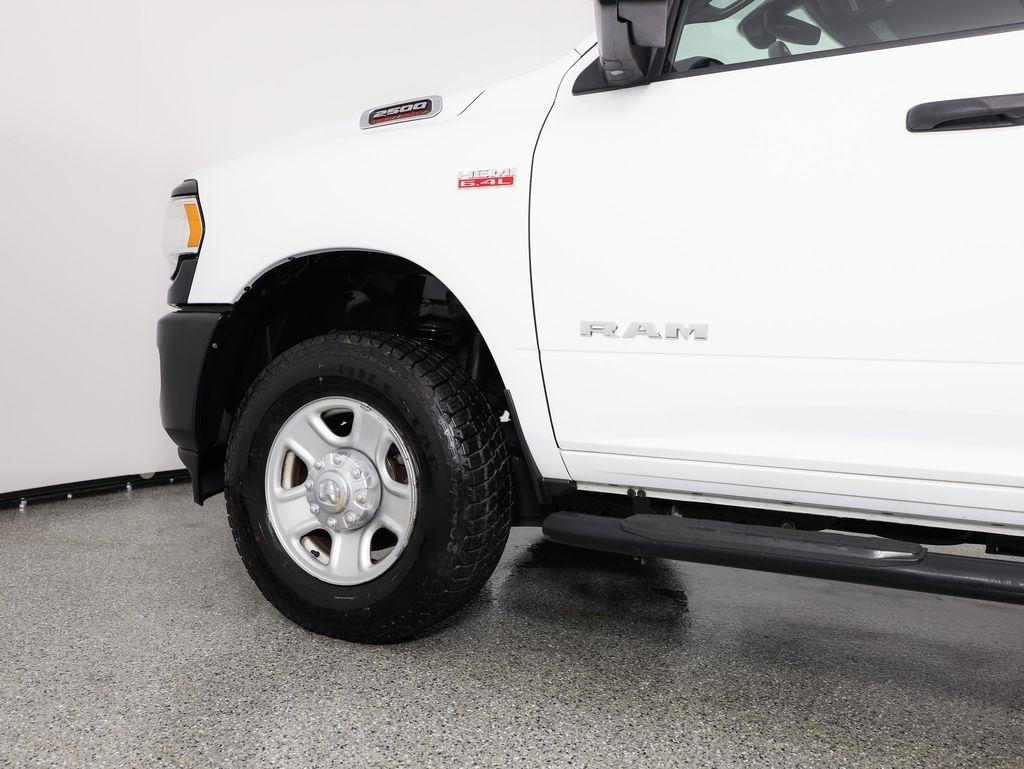 RAM 2500 Tradesman 4x4 Crew Cab 6'4" Box 2022