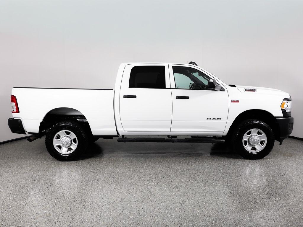 RAM 2500 Tradesman 4x4 Crew Cab 6'4" Box 2022