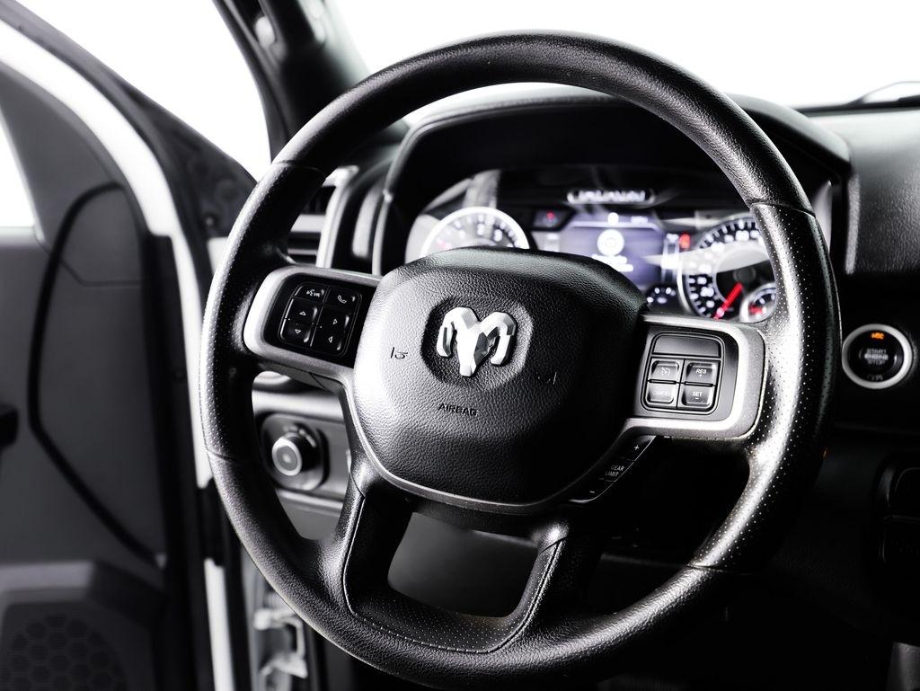 RAM 2500 Tradesman 4x4 Crew Cab 6'4" Box 2022