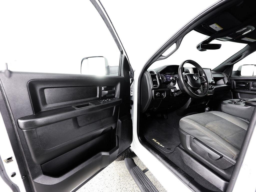 RAM 2500 Tradesman 4x4 Crew Cab 6'4" Box 2022