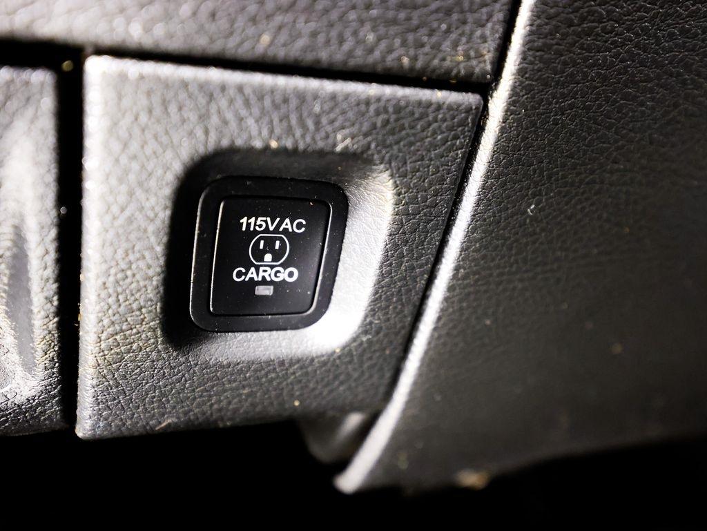 RAM 2500 Tradesman 4x4 Crew Cab 6'4" Box 2022