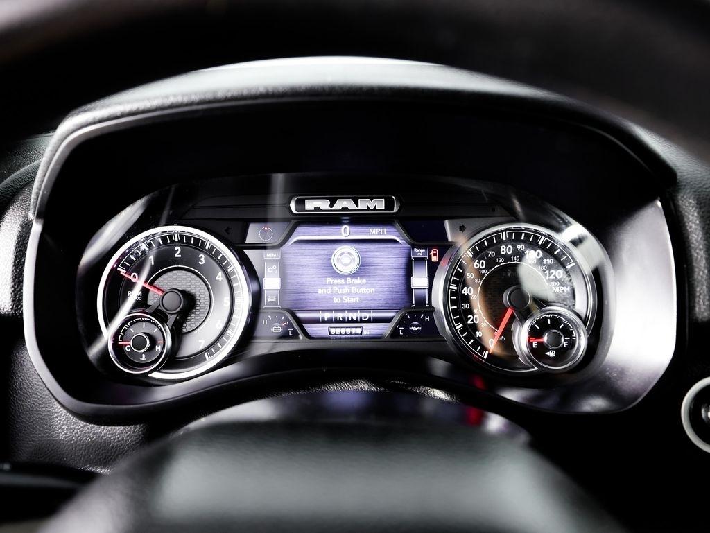 RAM 2500 Tradesman 4x4 Crew Cab 6'4" Box 2022