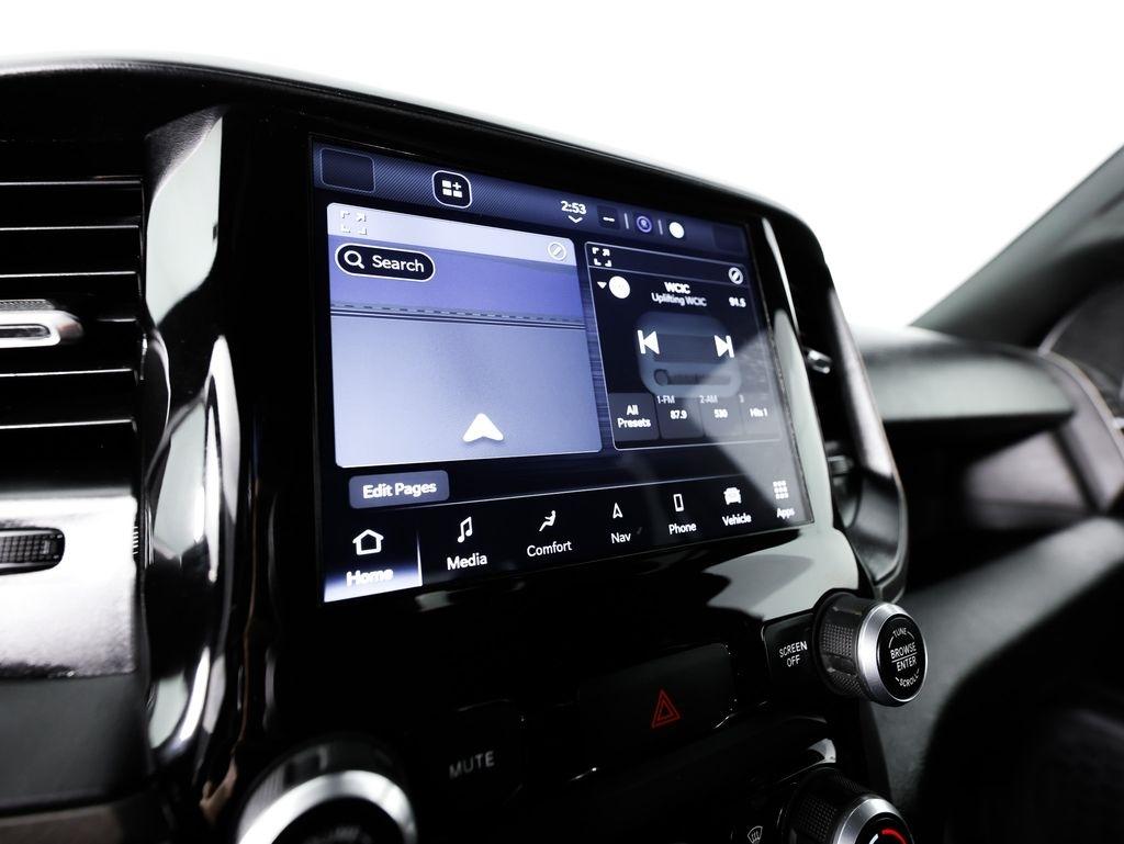 RAM 2500 Tradesman 4x4 Crew Cab 6'4" Box 2022