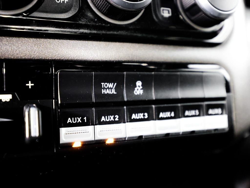 RAM 2500 Tradesman 4x4 Crew Cab 6'4" Box 2022