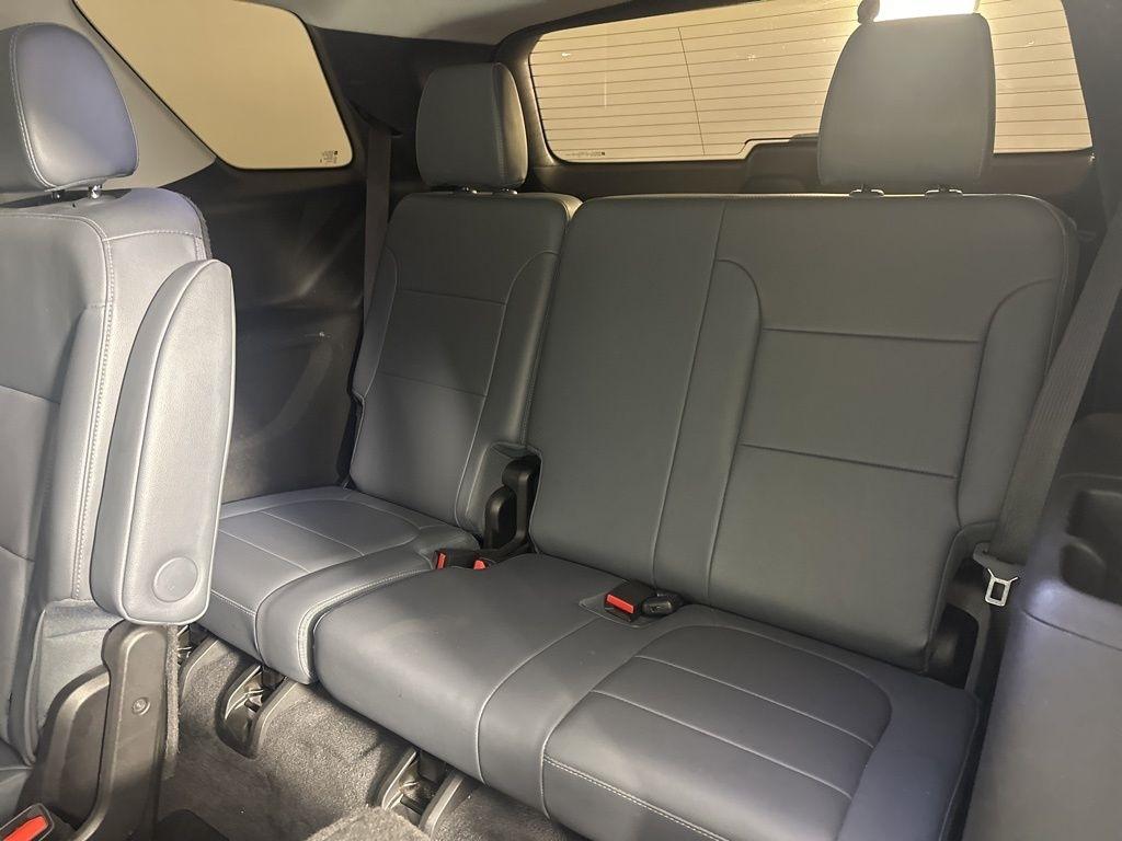 Chevrolet Traverse FWD 4dr LT Leather 2021