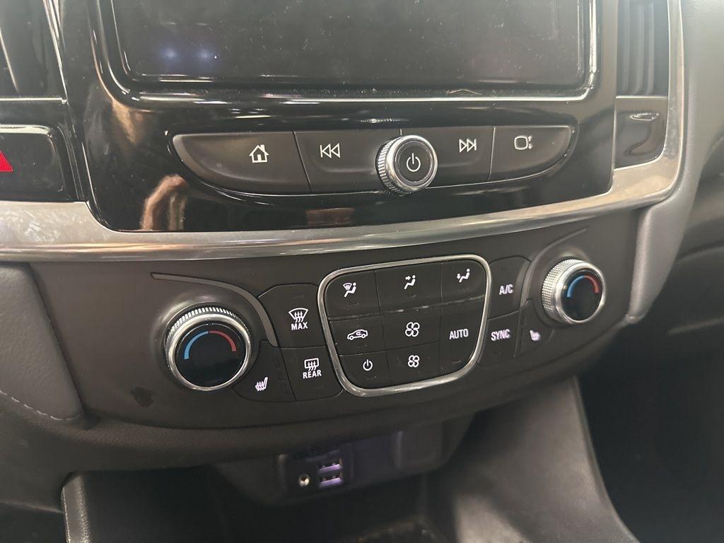 Chevrolet Traverse FWD 4dr LT Leather 2021