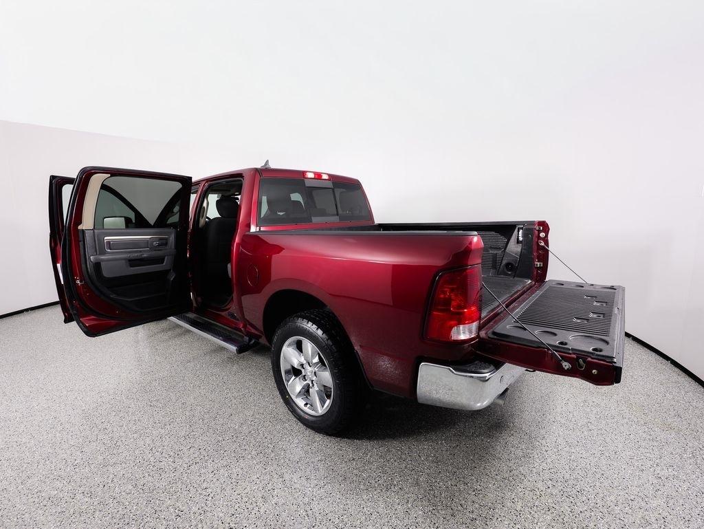 RAM 1500 Classic Big Horn 4x4 Crew Cab 5'7" Box 2019