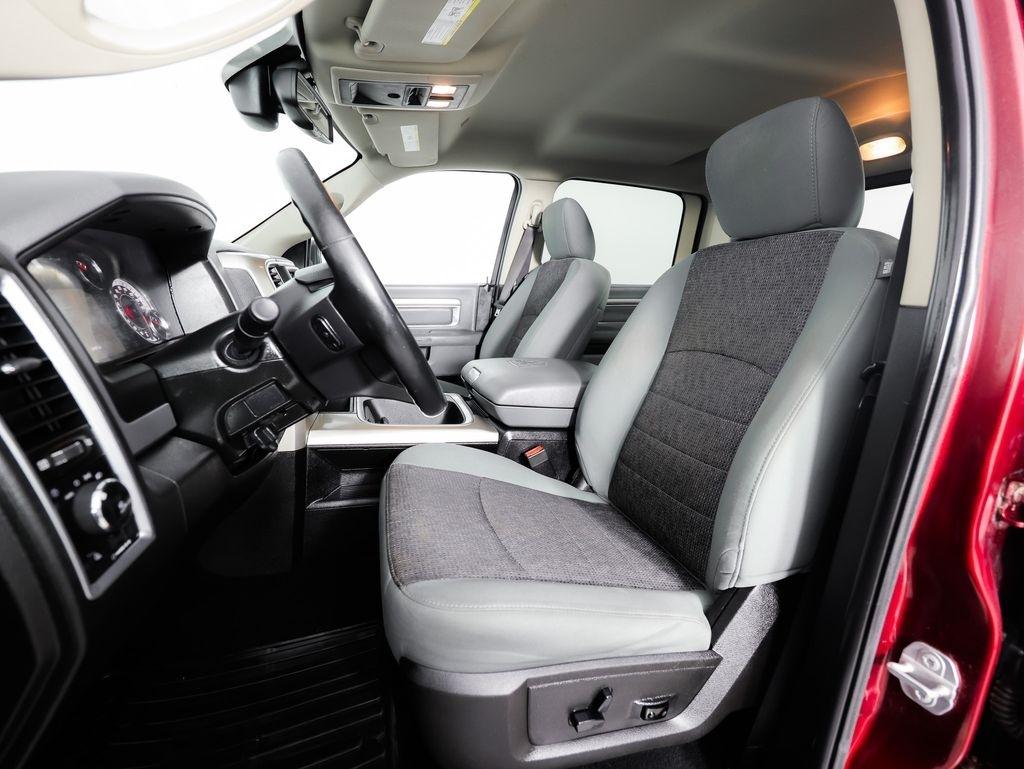 RAM 1500 Classic Big Horn 4x4 Crew Cab 5'7" Box 2019