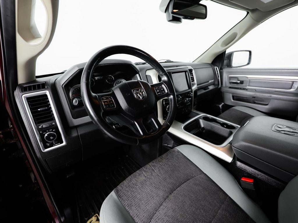 RAM 1500 Classic Big Horn 4x4 Crew Cab 5'7" Box 2019