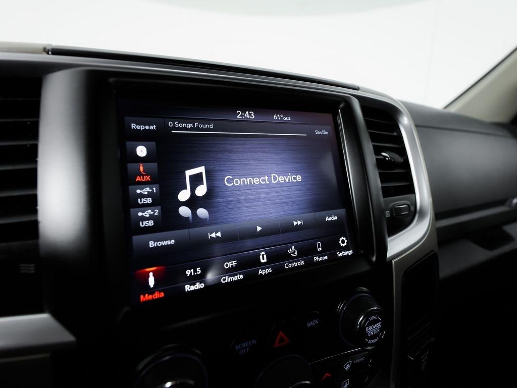 RAM 1500 Classic Big Horn 4x4 Crew Cab 5'7" Box 2019