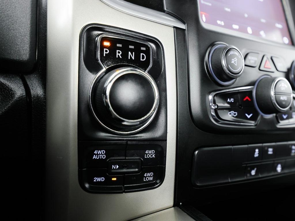 RAM 1500 Classic Big Horn 4x4 Crew Cab 5'7" Box 2019