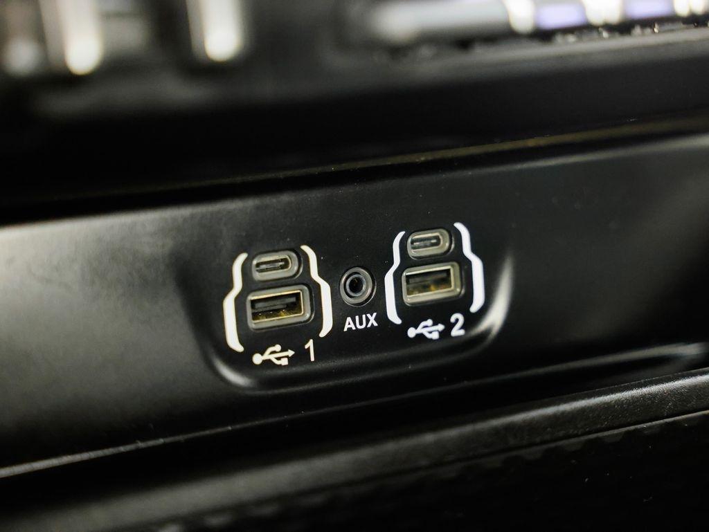 RAM 2500 Big Horn 4x4 Crew Cab 6'4" Box 2021