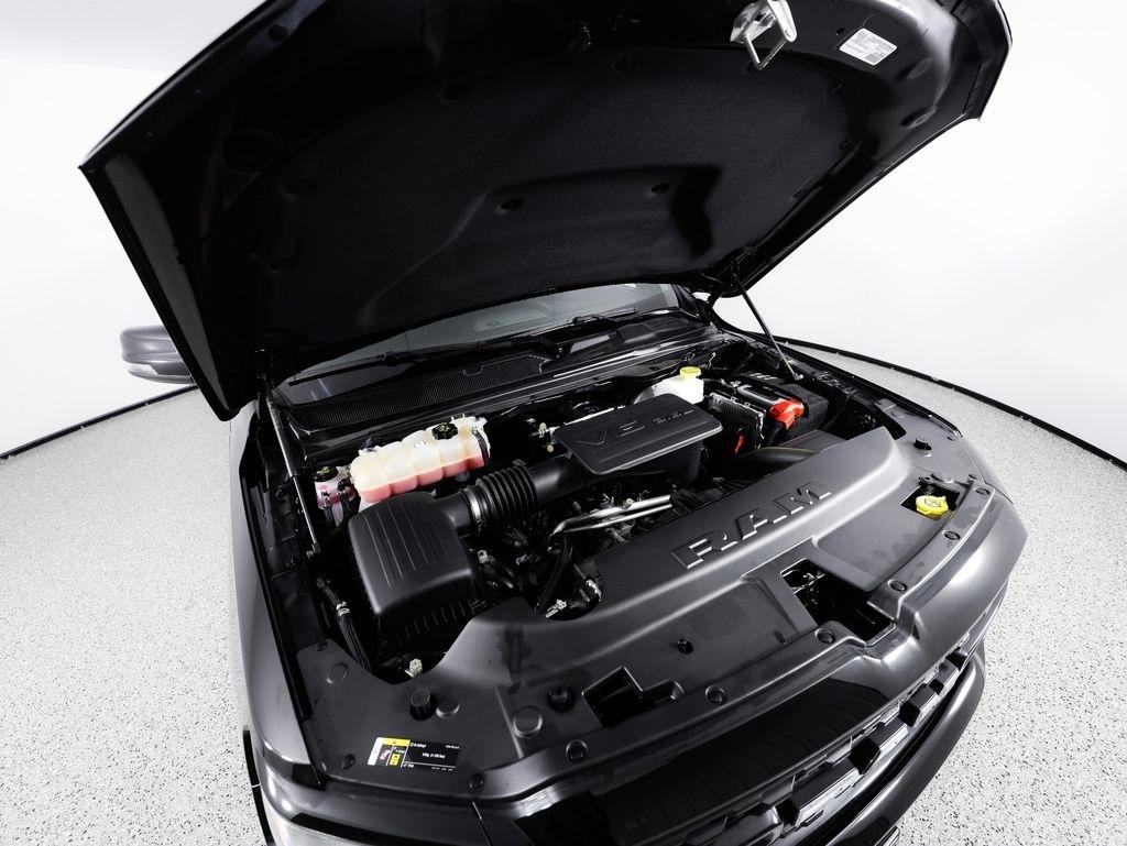 RAM 1500 Big Horn 4x4 Crew Cab 5'7" Box 2024