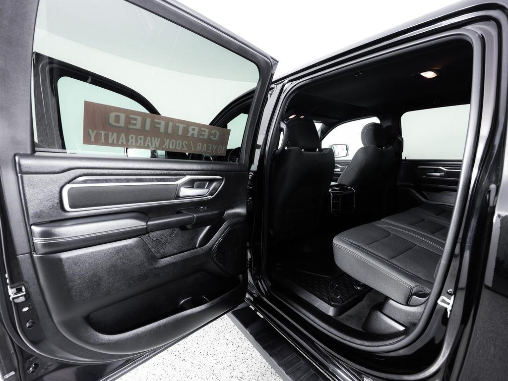 RAM 1500 Big Horn 4x4 Crew Cab 5'7" Box 2024