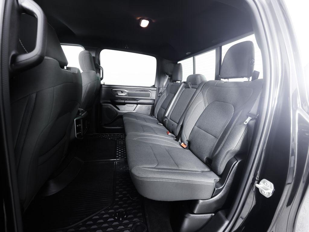 RAM 1500 Big Horn 4x4 Crew Cab 5'7" Box 2024