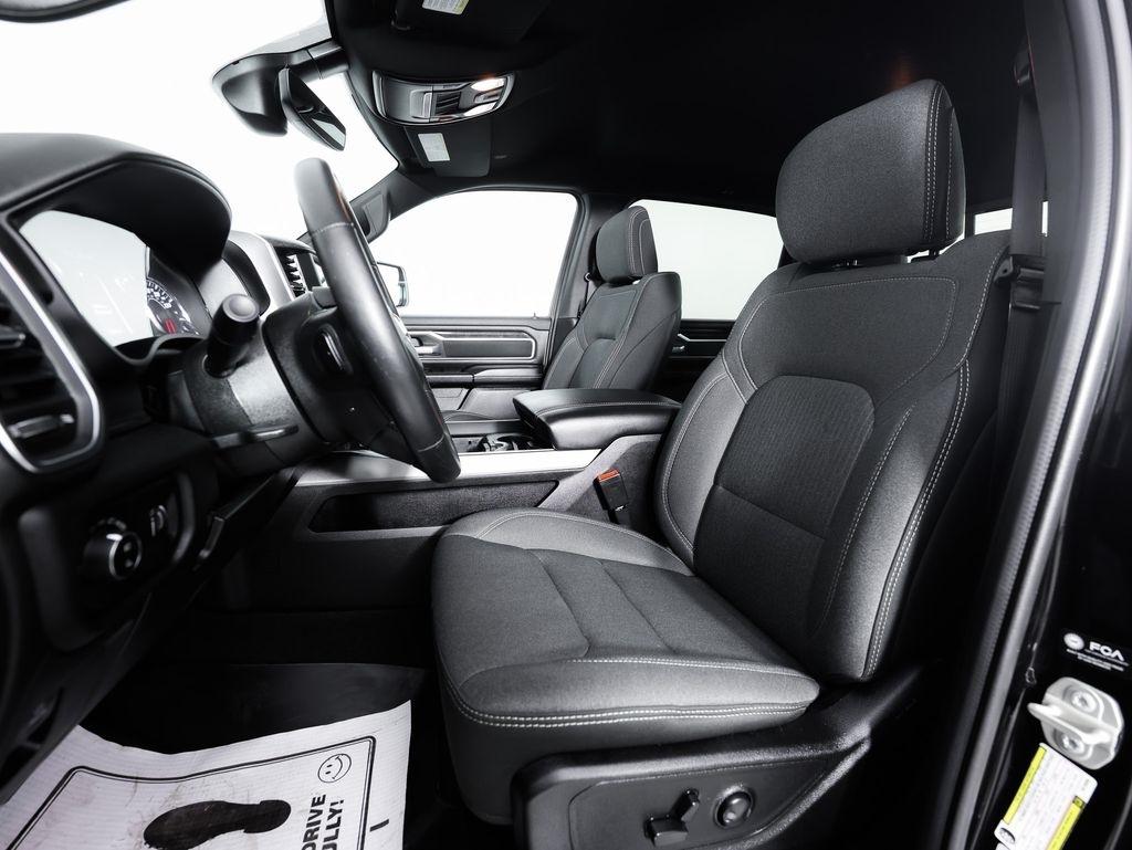 RAM 1500 Big Horn 4x4 Crew Cab 5'7" Box 2024