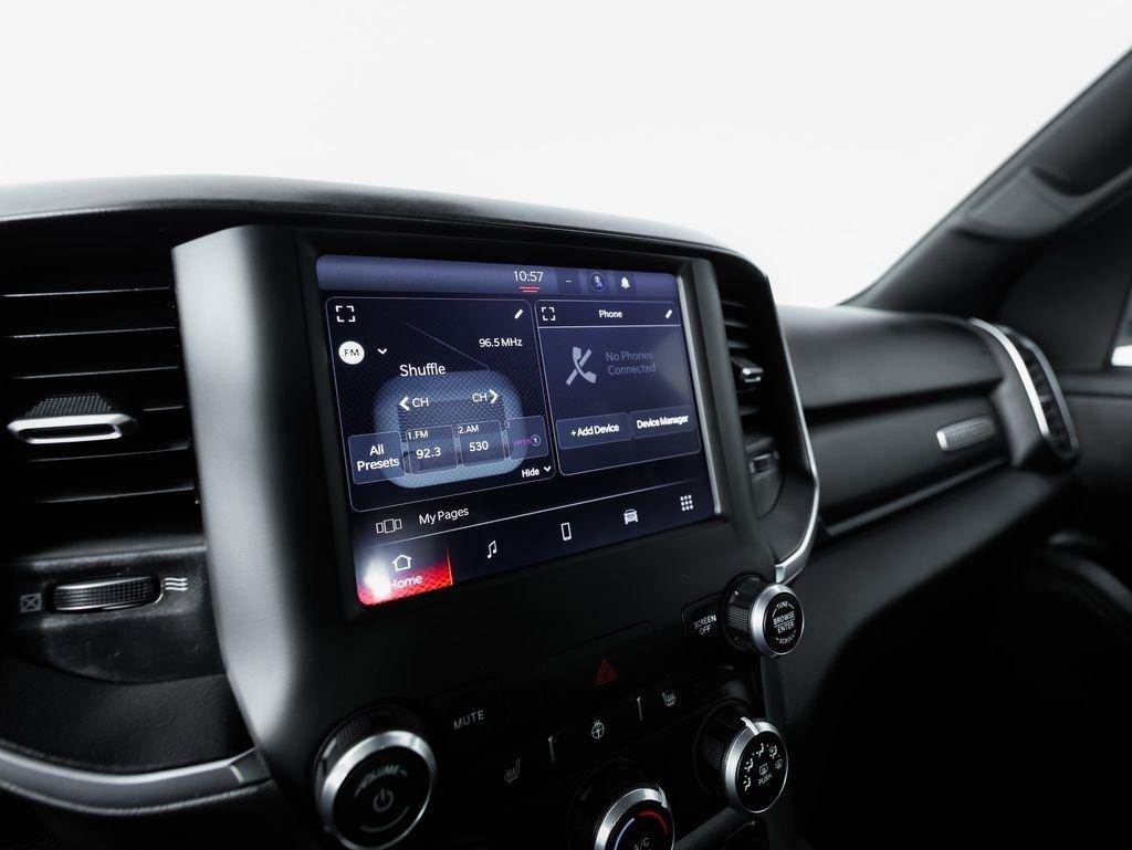 RAM 1500 Big Horn 4x4 Crew Cab 5'7" Box 2024