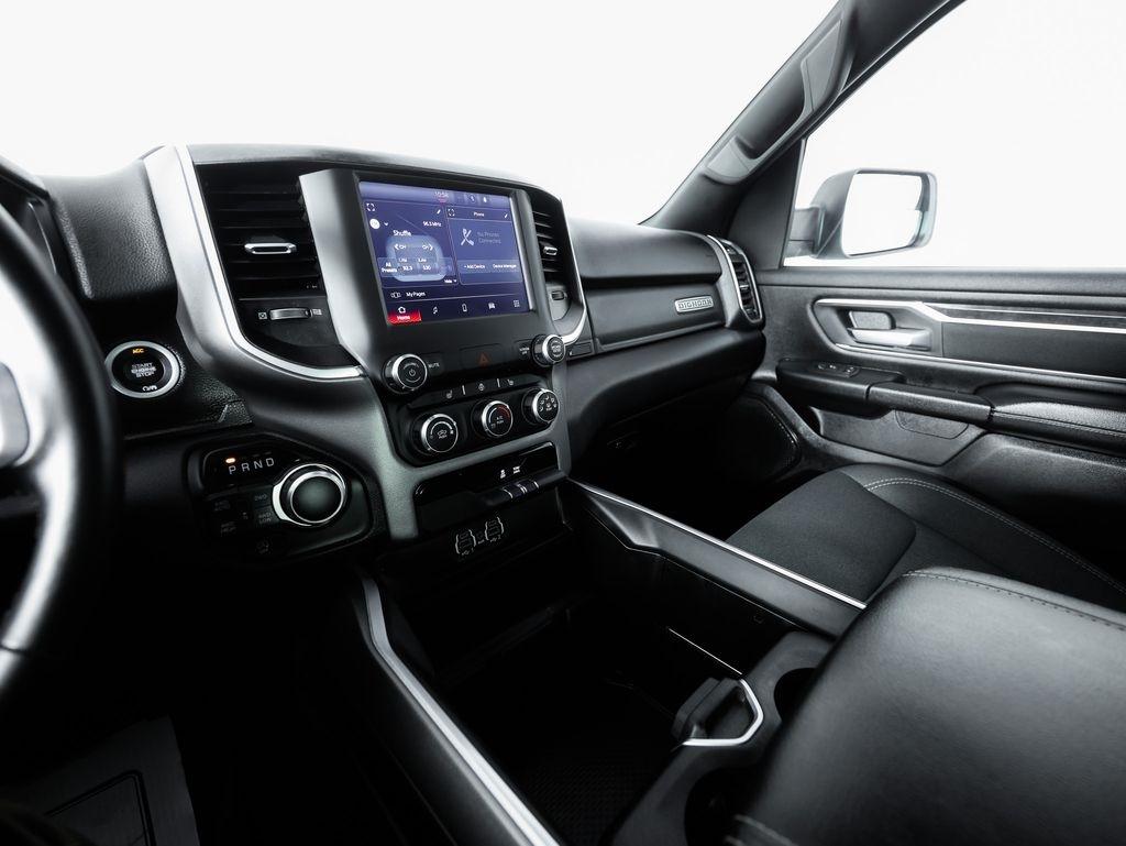 RAM 1500 Big Horn 4x4 Crew Cab 5'7" Box 2024