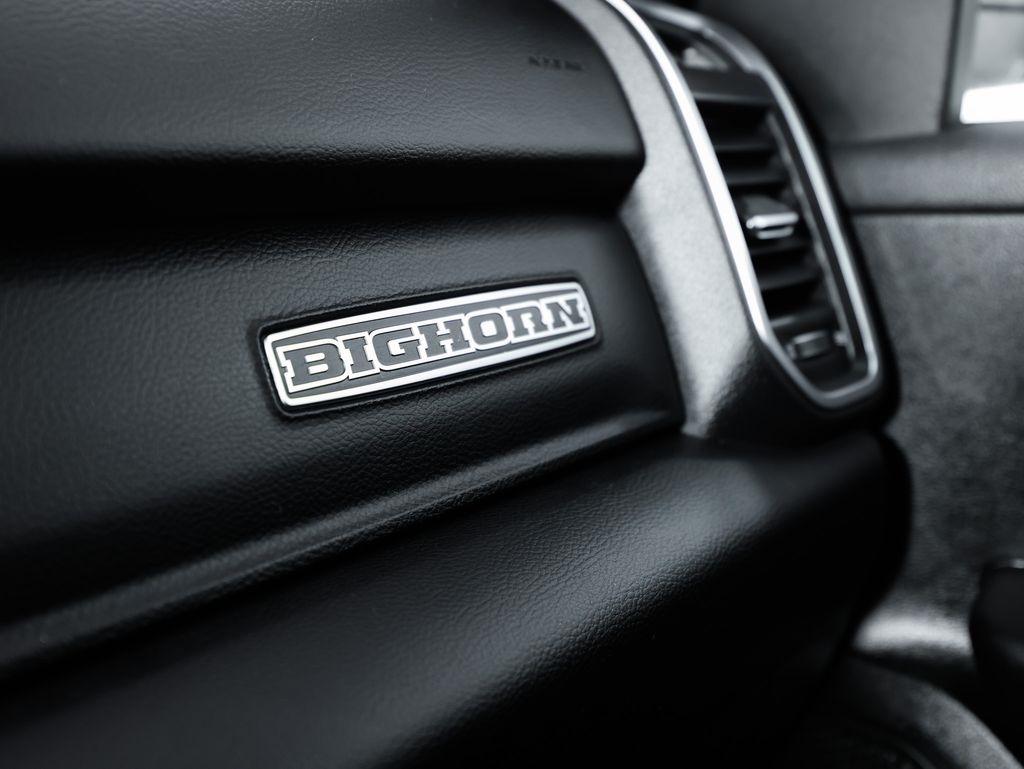 RAM 1500 Big Horn 4x4 Crew Cab 5'7" Box 2024