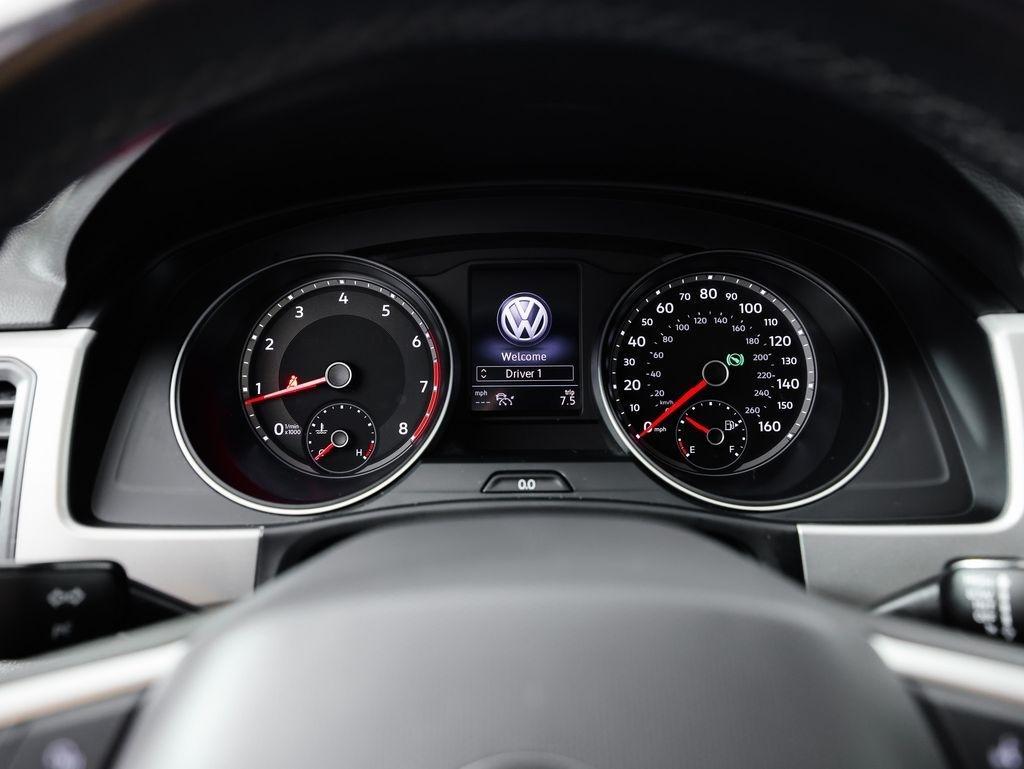 Volkswagen Atlas 2021.5 3.6L V6 SE w/Technology R-Line 4MOTION 2021